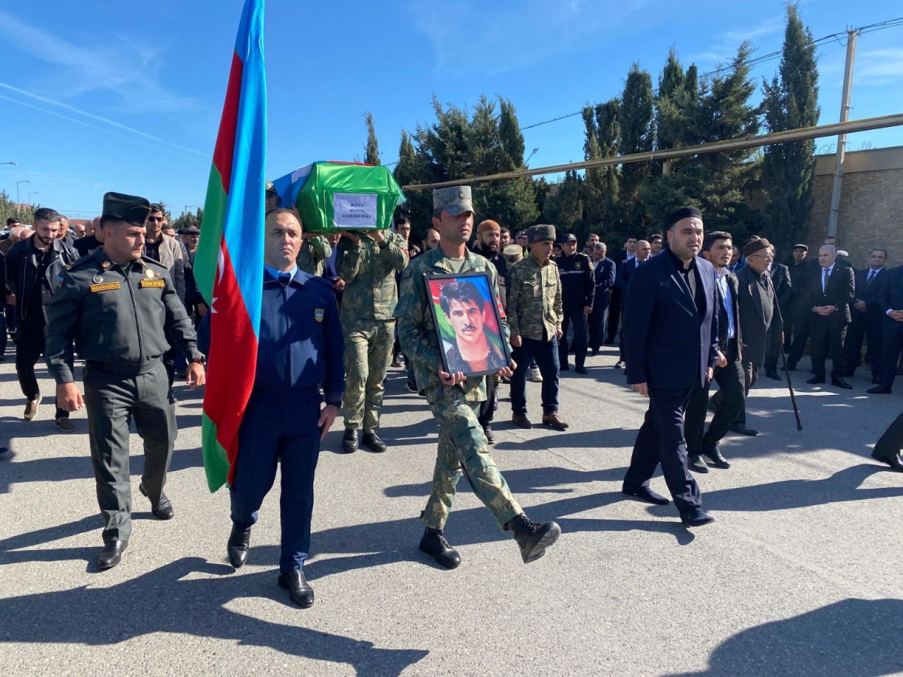 Xocalı soyqırımında itkin düşən şəhidimiz Xəzər rayonunda torpağa tapşırılıb - FOTOLAR